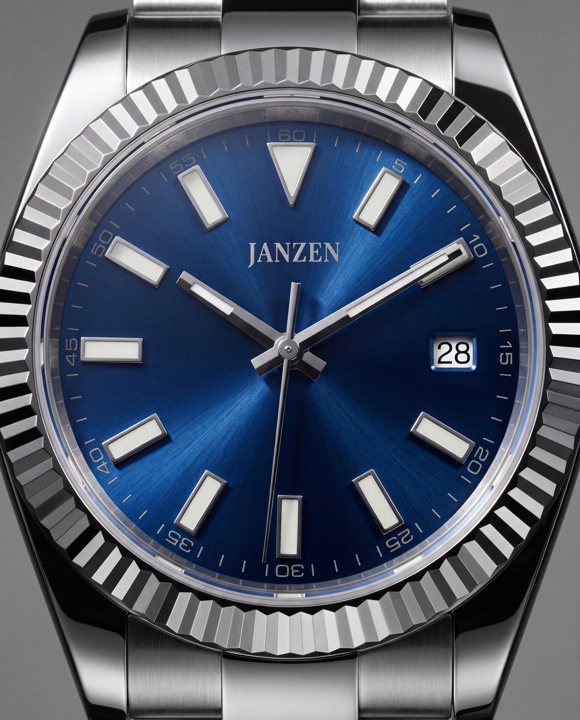 Datejust Oyster - Avantgarde - 40mm Blau - Zifferblatt und Luenette im Detail (web)