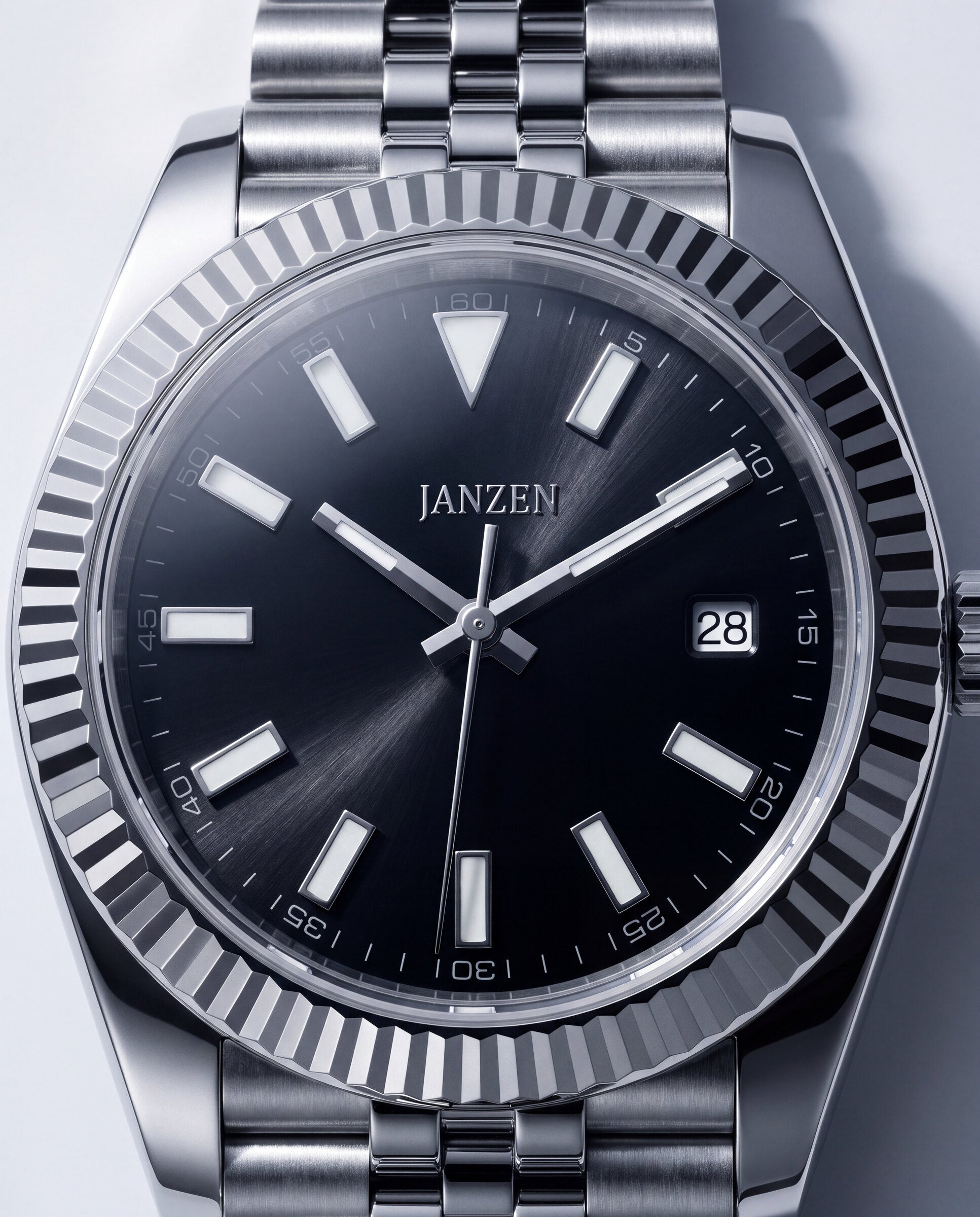 Datejust Jubilee- Avantgarde - 40mm - Zifferblatt und Luenette im Detail (web)