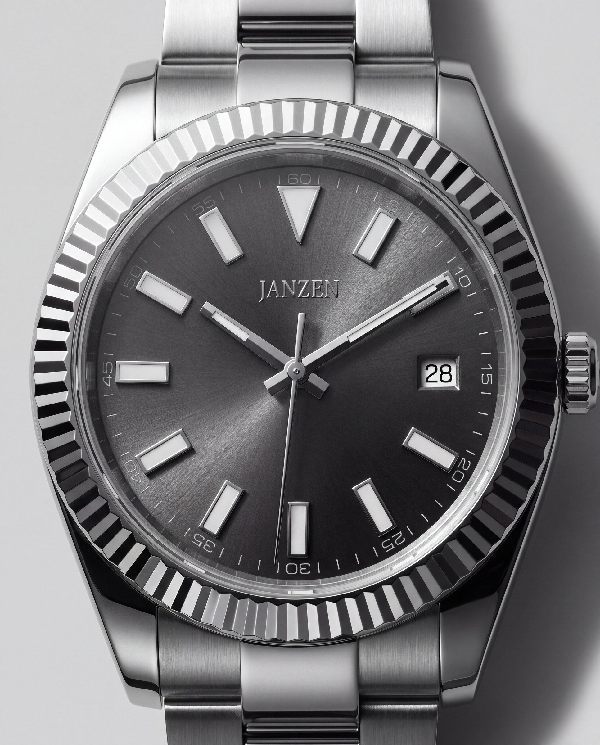 Datejust Oyster - Avantgarde - 40mm - Zifferblatt und Luenette im Detail (web)
