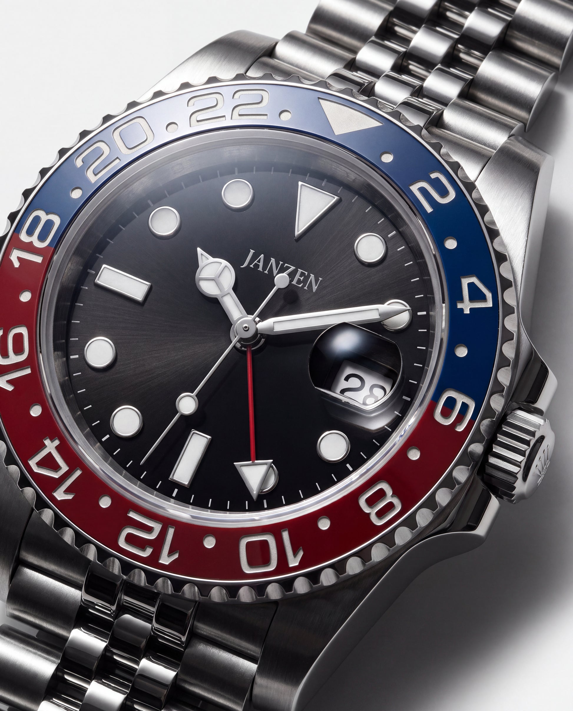 GMT-PEPSI - Zifferblatt und Luenette im Detail