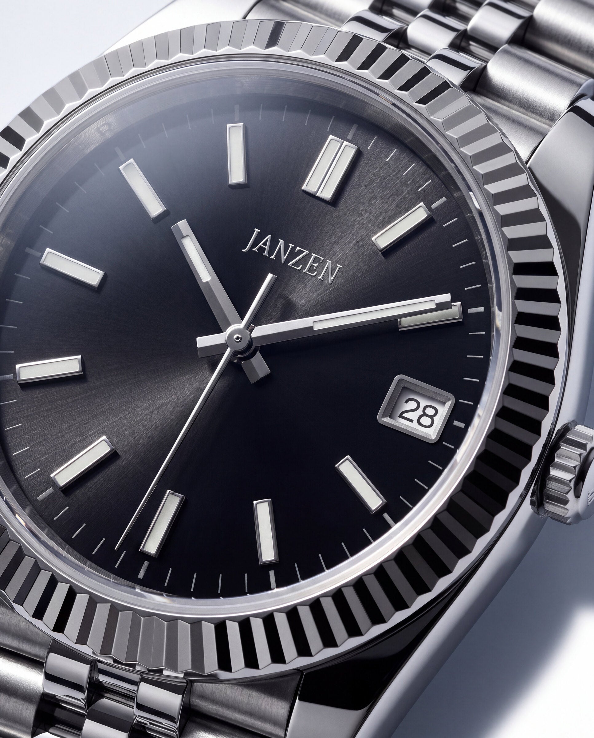 Datejust Jubilee - Sport - 40mm - Zifferblatt und Luenette im Detail (web)