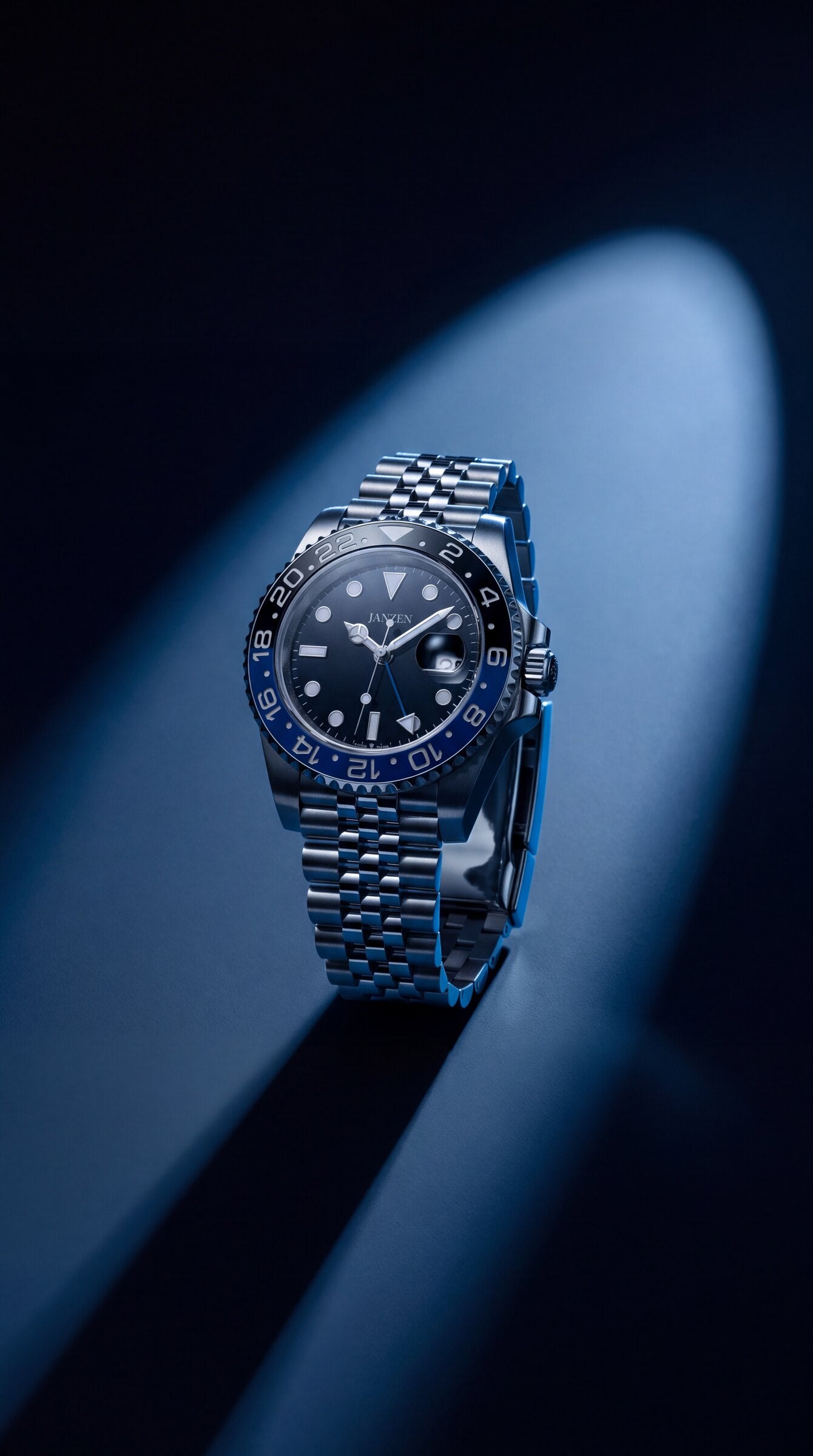 GMT International 40mm Batman — Lichtakzent (web)