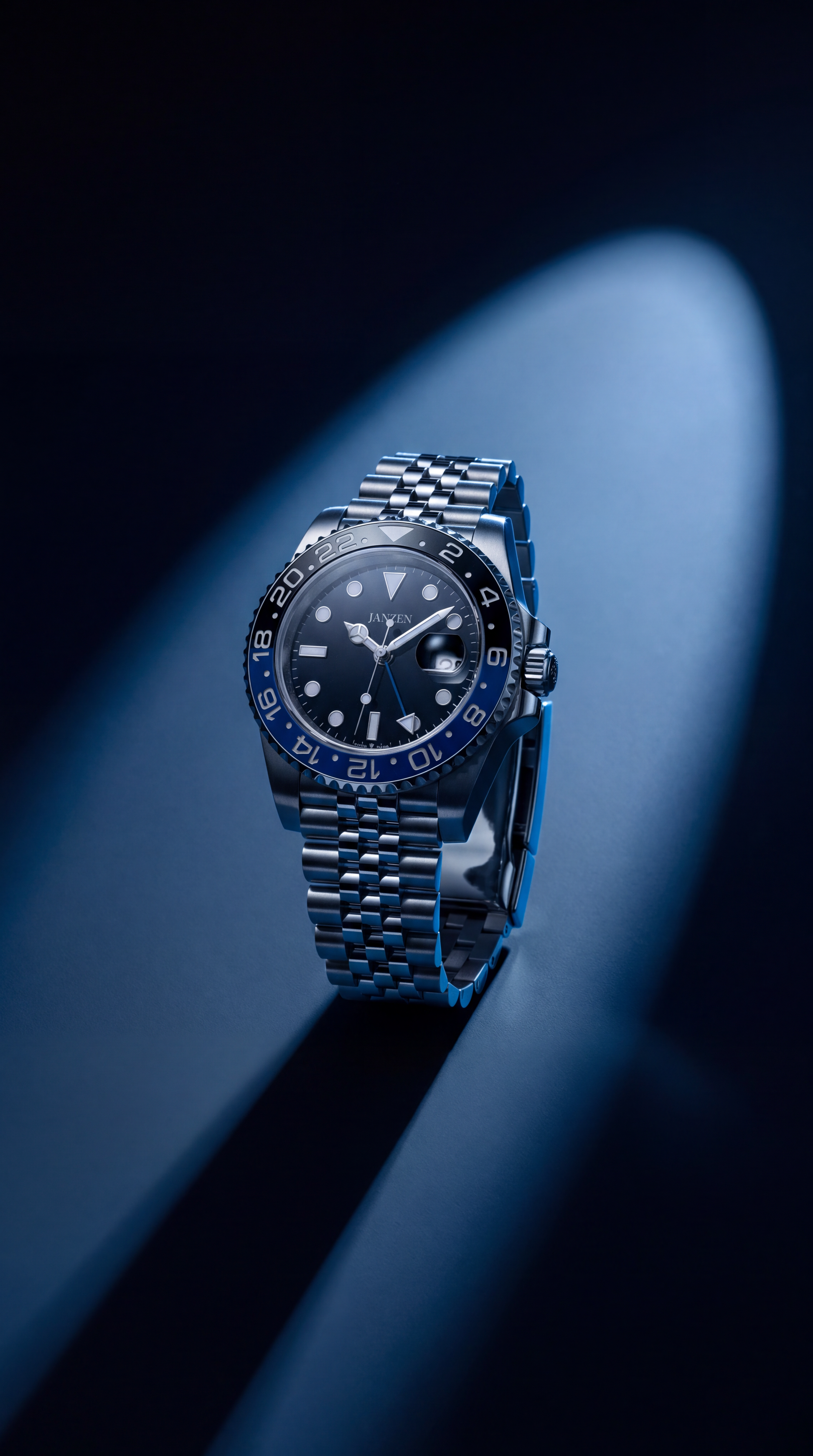 GMT International 40mm Batman — Lichtakzent
