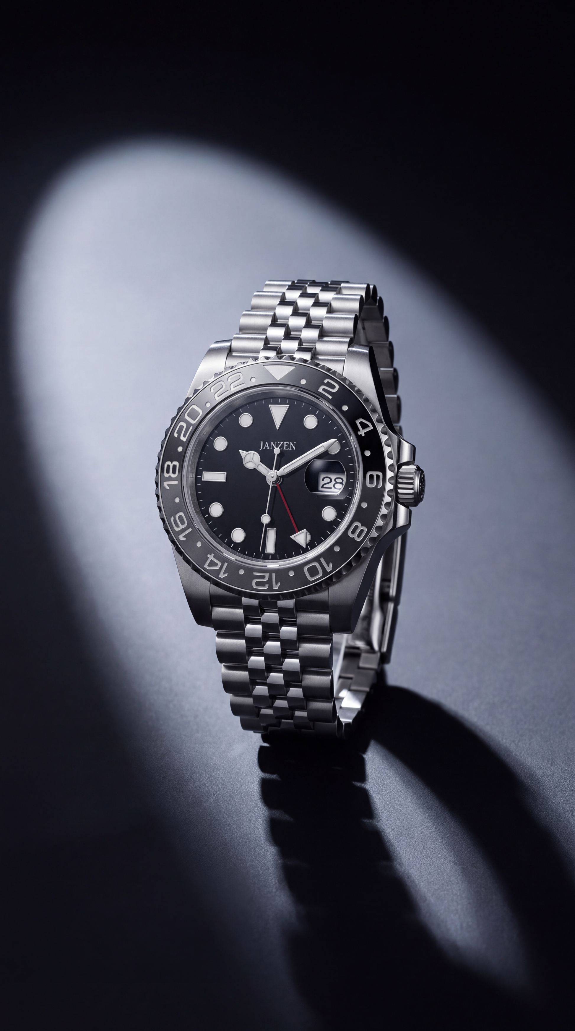GMT International 40mm Grau — Lichtakzent