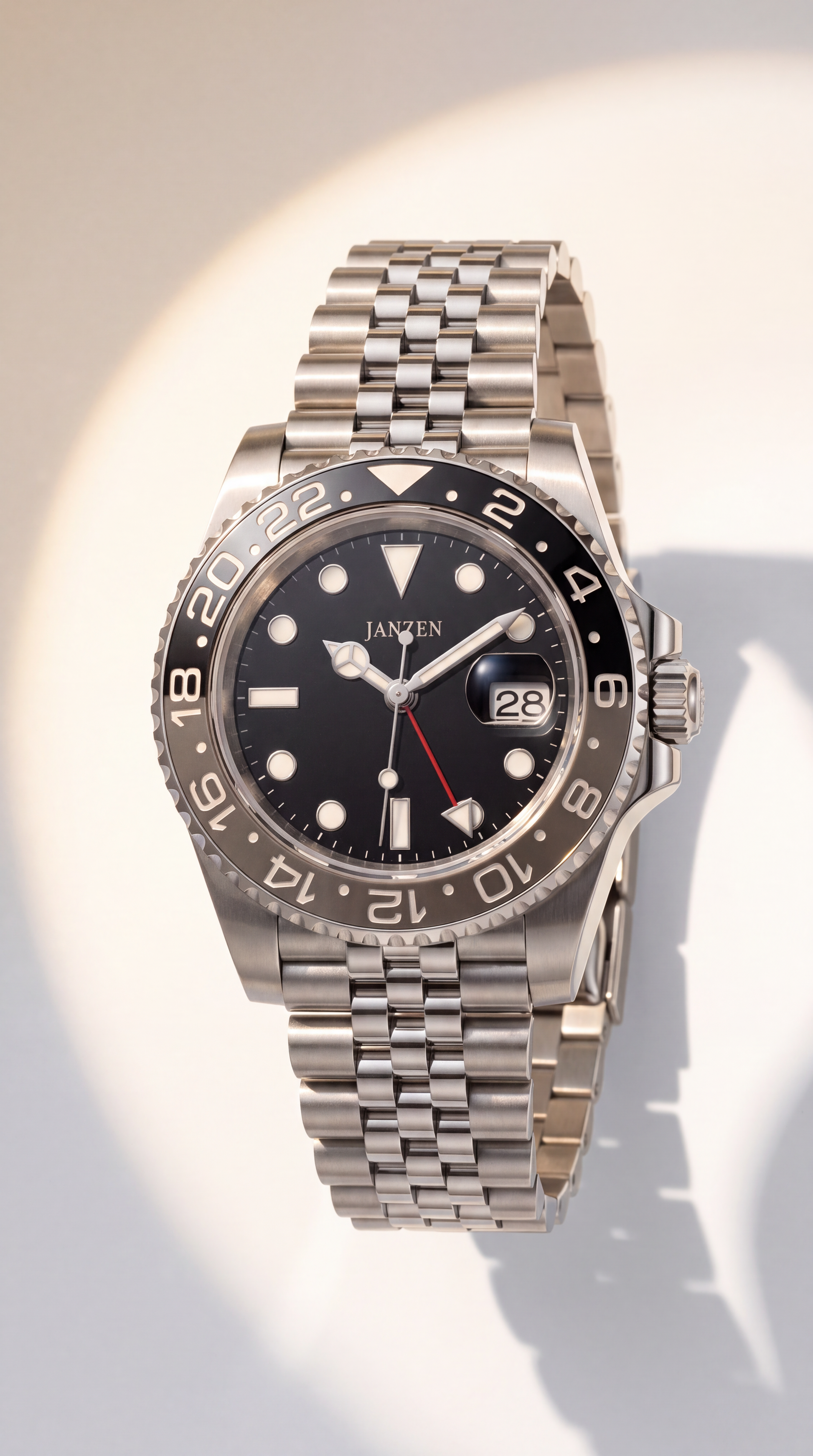 GMT International 40mm Grau — Lichtakzent hell