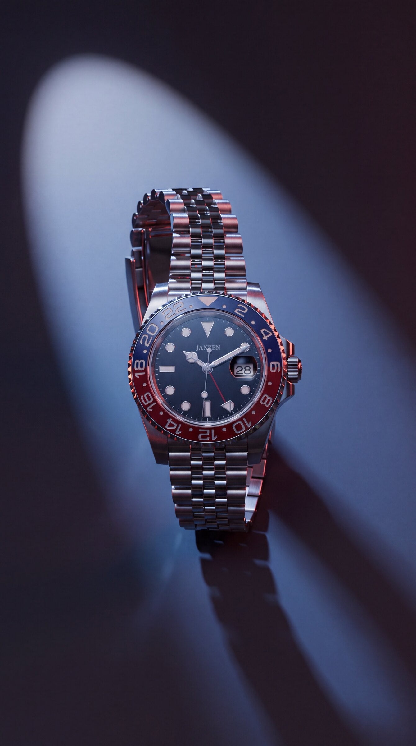 GMT International 40mm Pepsi — Lichtakzent (web)