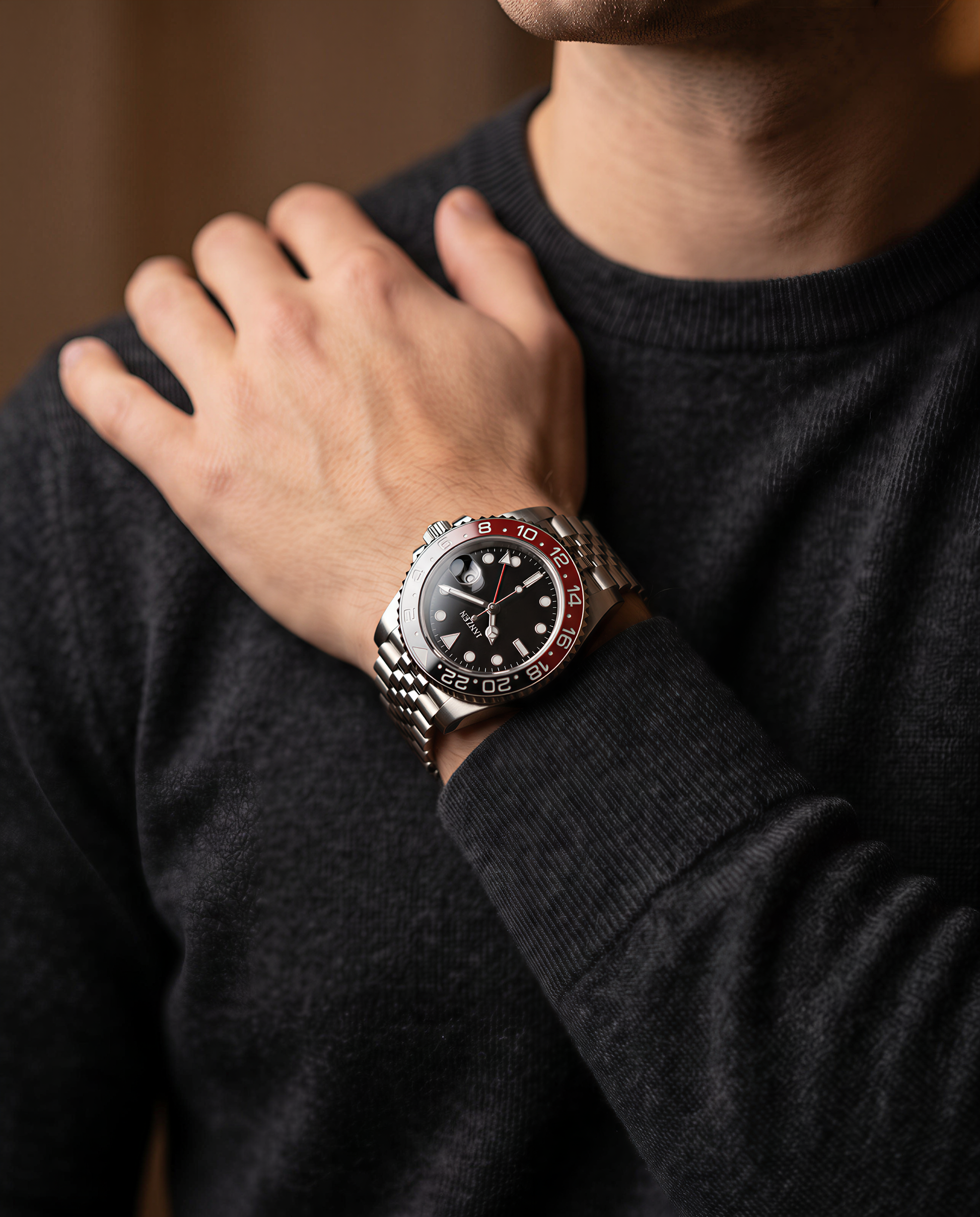 GMT-COLA — Wristshot Schulterblick