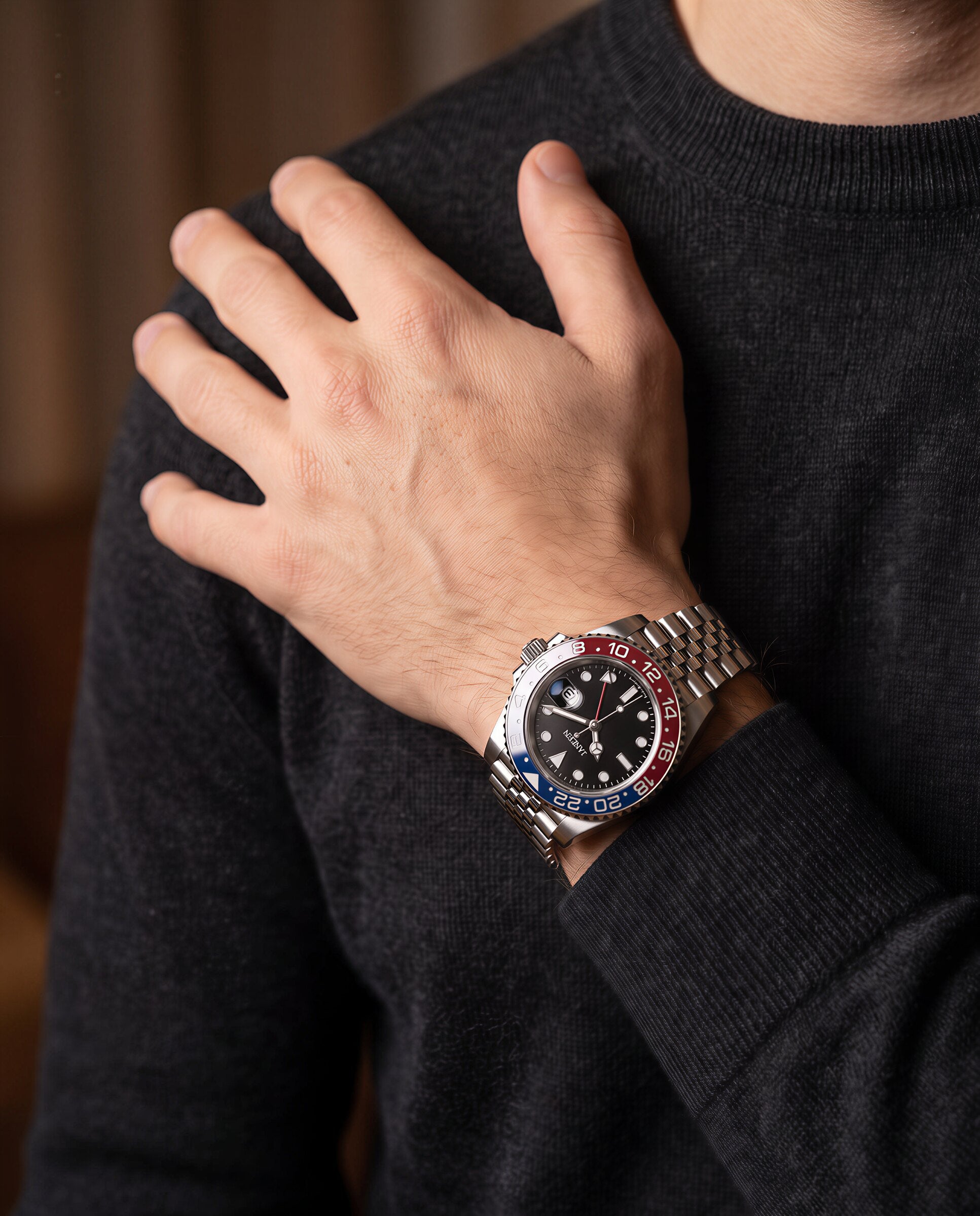 GMT-PEPSI — Wristshot Schulterblick (web)