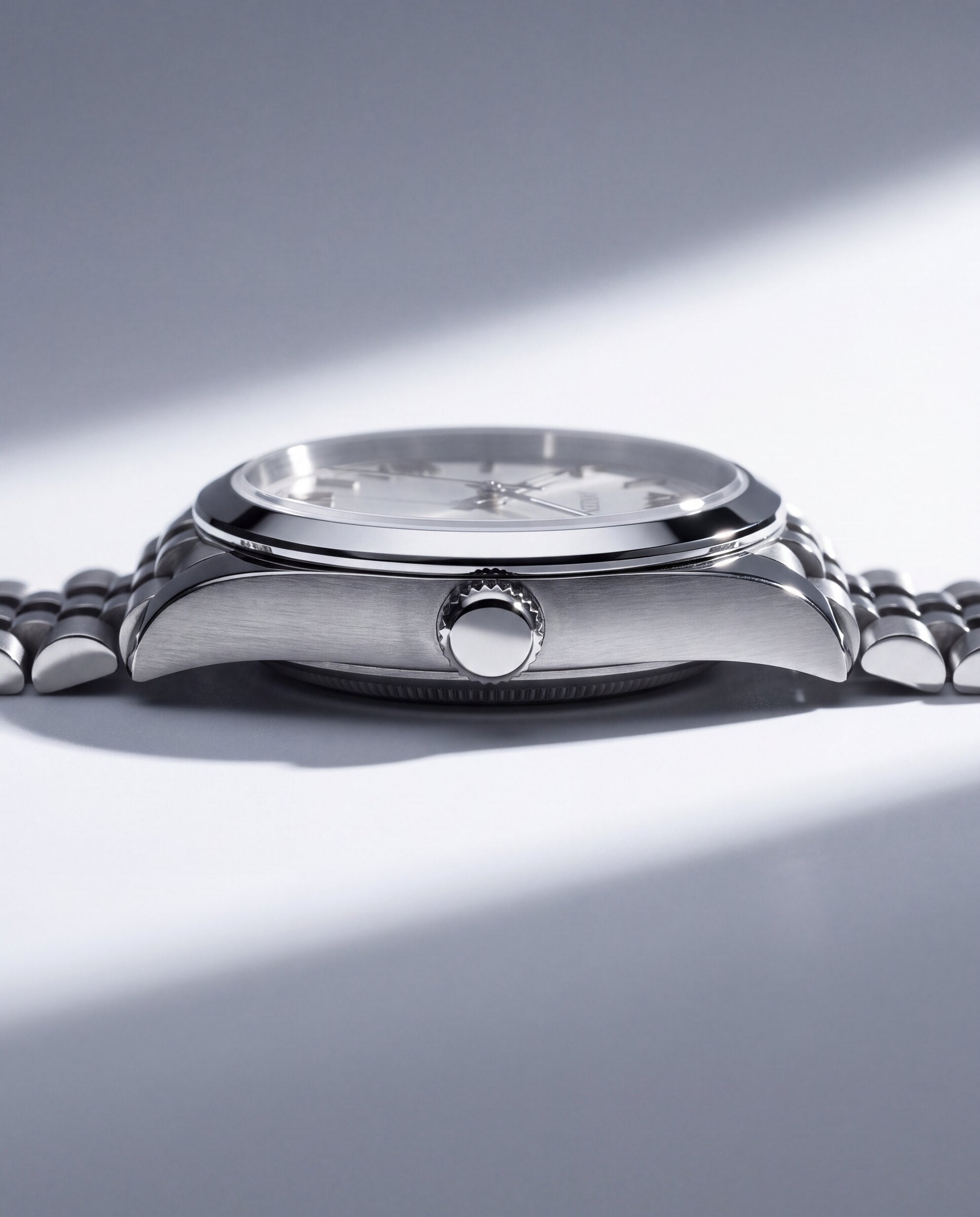 Datejust Jubilee - Roman Empire - 40mm - Gehaeuse von der Seite, Blick auf die Krone (web)