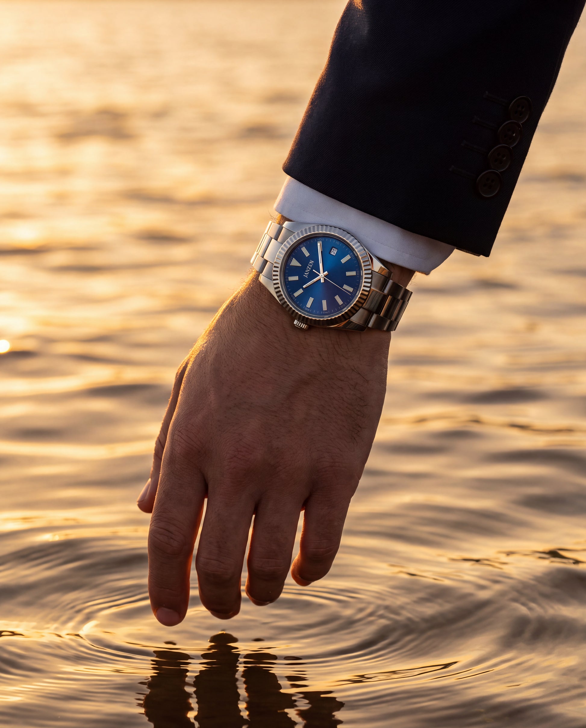 Datejust Oyster - Avantgarde - 40mm Blau — Wristshot Sonnenuntergang